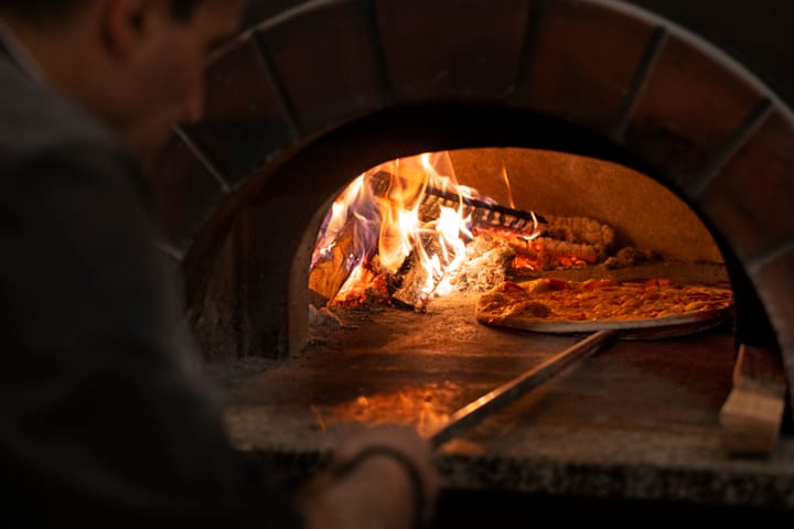 Cucinare con forno a legna: ricette e consigli